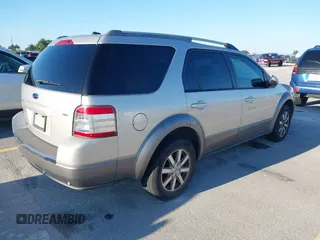 2008 Ford Taurus X SEL z VIN 1FMDK02W48GA11501, wystawiony jako IAAI lot #42184768 z przebiegiem 247 428 mil mil oraz . Historia ofert i sprzedaży dostępna na DreamBid. Obrazek 4.