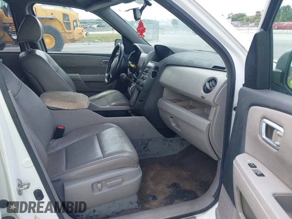 2013 Honda Pilot EX-L with VIN 5FNYF3H55DB013160, listed as a IAAI auction lot 42093991 with 235,443 mi miles. Bid and sale history available at carsss.com. Image 5.