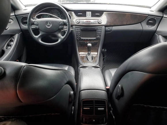 2006 Mercedes-Benz CLS 500 with VIN WDDDJ75X06A061287, listed as a Copart auction lot 54863095 with 74,200 mi miles and Salvage title. Bid and sale history available at DreamBid. Image 8.