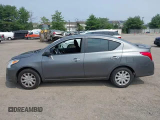 2016 Nissan Versa S z VIN 3N1CN7AP9GL829345, wystawiony jako IAAI lot #42441630 z przebiegiem 147 607 mil mil oraz . Historia ofert i sprzedaży dostępna na DreamBid. Obrazek 14.