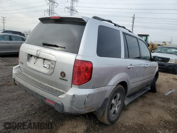 2006 Honda Pilot EX-L with VIN 2HKYF18706H556555, listed as a Copart auction lot 42933585 with 132,080 mi miles and Salvage Title. Bid and sale history available at DreamBid. Image 3.