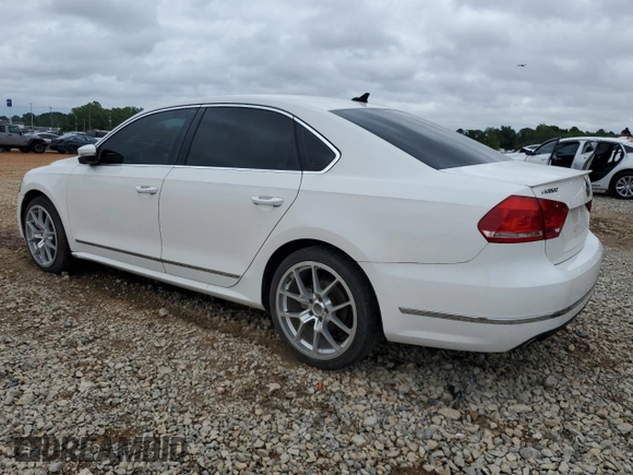 2014 Volkswagen Passat SEL Premium with VIN 1VWCN7A33EC109183, listed as a Copart auction lot 61369595 with 146,794 mi miles and Salvage title. Bid and sale history available at DreamBid. Image 2.