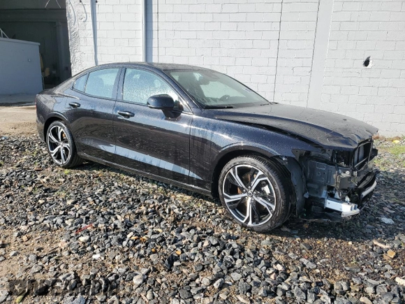 2024 Volvo S60 Core Dark Theme with VIN 7JRL12TK2RG323152, listed as a Copart auction lot 63756205 with 19,963 mi miles and Clean title. Bid and sale history available at DreamBid. Image 4.