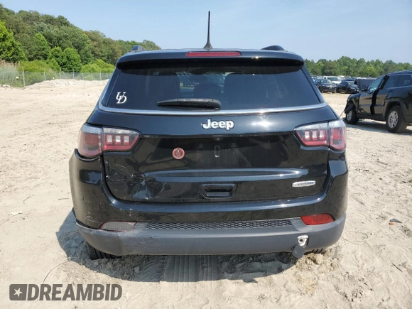 2018 Jeep Compass Latitude with VIN 3C4NJCBBXJT339470, listed as a Copart auction lot 61000055 with 75,563 mi miles and Salvage title. Bid and sale history available at DreamBid. Image 6.