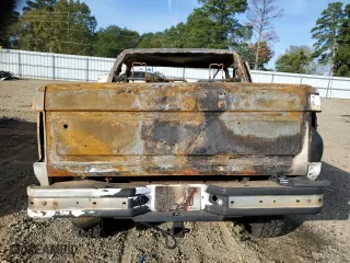 1991 Ford Bronco XL with VIN 1FMEU15N7MLA62791, listed as a Copart auction lot 82100384 with 0 mi miles and Non Repairable. Bid and sale history available at carsss.com. Image 6.