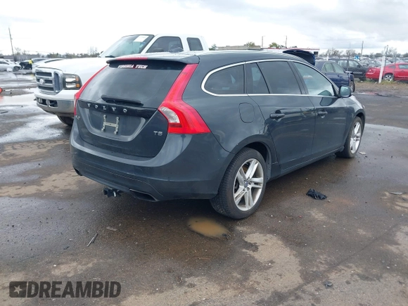2015 Volvo V60 T5 Drive-E Premier with VIN YV126MEB5F1208042, listed as a IAAI auction lot 41794064 with 118,872 mi miles. Bid and sale history available at carsss.com. Image 4.