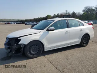 2013 Volkswagen Jetta SE with VIN 3VWDP7AJ3DM403922, listed as a Copart auction lot 60360605 with 130,806 mi miles and Salvage title. Bid and sale history available at DreamBid. Image 1.