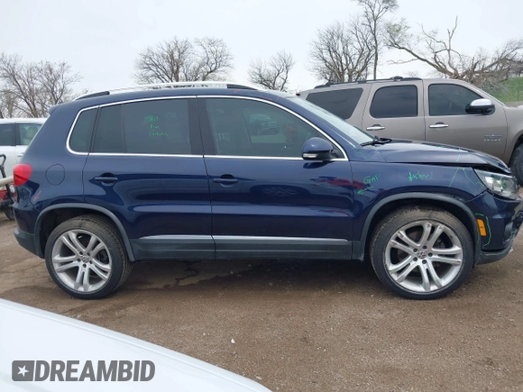 2016 Volkswagen Tiguan S z VIN WVGBV7AX0GW614760, wystawiony jako IAAI lot #42113413 z przebiegiem 91 423 mil mil oraz . Historia ofert i sprzedaży dostępna na DreamBid. Obrazek 13.