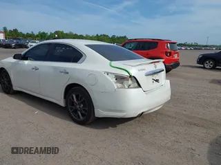 2014 Nissan Maxima SV z VIN 1N4AA5AP3EC466222, wystawiony jako IAAI lot #42176683 z przebiegiem 135 575 mil mil oraz . Historia ofert i sprzedaży dostępna na DreamBid. Obrazek 3.
