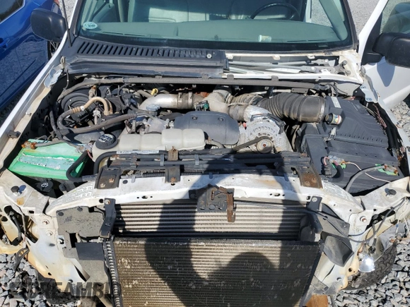 2000 Ford Super Duty F-250 XL with VIN 1FTNF21F6YEE07189, listed as a Copart auction lot 88033105 with 255,739 mi miles and Salvage Title. Bid and sale history available at carsss.com. Image 11.