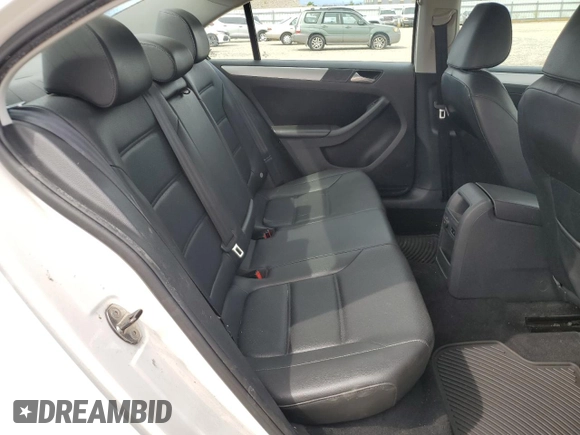 2014 Volkswagen Jetta SE with VIN 3VWD17AJ2EM391314, listed as a Copart auction lot 57357575 with 131,968 mi miles and Salvage title. Bid and sale history available at DreamBid. Image 10.