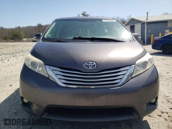 2013 Toyota Sienna XLE with VIN 5TDDK3DC0DS053561, listed as a Copart auction lot 53786685 with 332,714 mi miles and Clean Title. Bid and sale history available at DreamBid. Image 5.