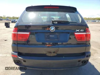 2008 BMW X5 3.0si z VIN 5UXFE43598L004647, wystawiony jako Copart lot #56308565 z przebiegiem 75 533 mil mil oraz Czysty tytuł • Clean title. Historia ofert i sprzedaży dostępna na DreamBid. Obrazek 6.