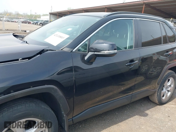 2020 Toyota RAV4 XLE with VIN 2T3P1RFV3LC121898, listed as a IAAI auction lot 42124803 with 23,374 mi miles. Bid and sale history available at carsss.com. Image 14.