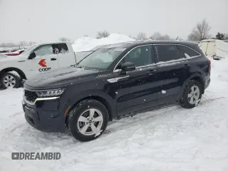 2021 Kia Sorento LX z VIN 5XYRGDLC5MG052952, wystawiony jako Copart lot #88166955 z przebiegiem 67 725 mil mil oraz Szkoda całkowita • Salvage title. Historia ofert i sprzedaży dostępna na DreamBid. Obrazek 1.