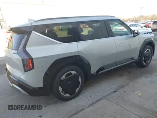 2024 Kia EV9 Land z VIN KNDADFS52R6025531, wystawiony jako IAAI lot #40831011 z przebiegiem Nie podano mil oraz . Historia ofert i sprzedaży dostępna na DreamBid. Obrazek 4.