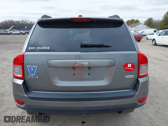 2011 Jeep Compass with VIN 1J4NF1FB1BD251618, listed as a IAAI auction lot 41633368 with 125,326 mi miles. Bid and sale history available at carsss.com. Image 16.