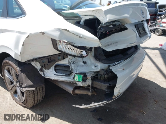 2020 Volkswagen Jetta S z VIN 3VWCB7BU8LM008555, wystawiony jako IAAI lot #41986229 z przebiegiem 54 251 mil mil oraz . Historia ofert i sprzedaży dostępna na DreamBid. Obrazek 6.