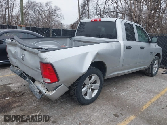 2015 Ram 1500 Express z VIN 1C6RR7FT8FS617657, wystawiony jako IAAI lot #41548188 z przebiegiem 144 050 mil mil oraz . Historia ofert i sprzedaży dostępna na DreamBid. Obrazek 4.