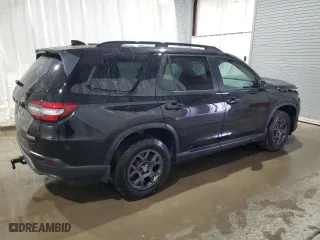 2024 Honda Pilot TrailSport with VIN 5FNYG1H69RB026415, listed as a Copart auction lot 71098474 with 0 mi miles and Salvage Title. Bid and sale history available at carsss.com. Image 3.