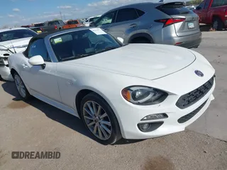 2018 FIAT 124 Spider Classica z VIN JC1NFAEKXJ0138258, wystawiony jako IAAI lot #42174771 z przebiegiem 42 867 mil mil oraz . Historia ofert i sprzedaży dostępna na DreamBid. Obrazek 1.