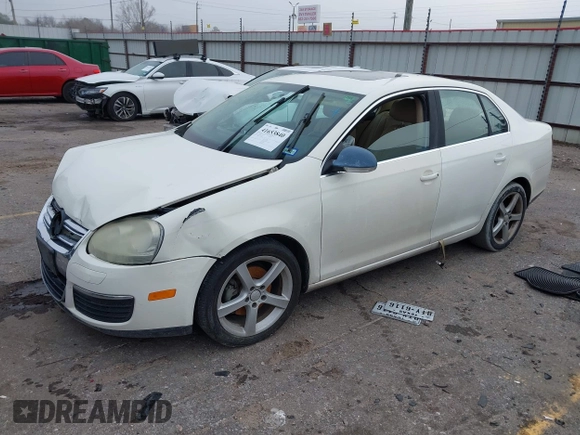 2008 Volkswagen Jetta Sedan SE with VIN 3VWRM71K78M104317, listed as a IAAI auction lot 41653840 with 178,616 mi miles. Bid and sale history available at carsss.com. Image 17.