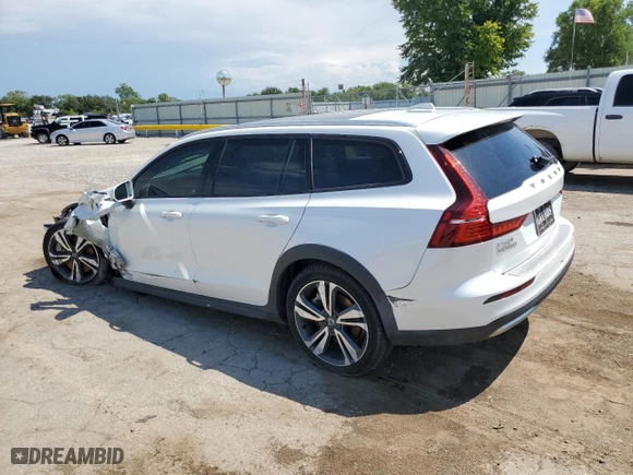 2023 Volvo V60 Cross Country Plus with VIN YV4L12WY9P2109300, listed as a Copart auction lot 75467504 with 11,733 mi miles and Salvage Title. Bid and sale history available at carsss.com. Image 2.
