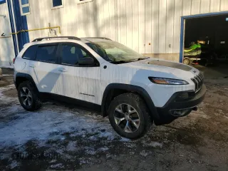 2018 Jeep Cherokee с VIN 102547, выставлен на аукционе Copart как лот 89296925 с пробегом 151 428 миль миль и Чистый • Clean title. История ставок и продаж доступна на DreamBid. Изображение 4.