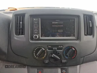 2021 Nissan NV200 SV z VIN 3N6CM0KN2MK702911, wystawiony jako IAAI lot #42785494 z przebiegiem 149 796 mil mil oraz . Historia ofert i sprzedaży dostępna na DreamBid. Obrazek 14.
