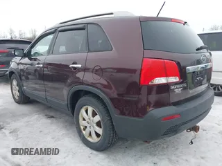 2012 Kia Sorento LX with VIN 5XYKTDA27CG286497, listed as a IAAI auction lot 41644275 with 172,913 mi miles. Bid and sale history available at carsss.com. Image 3.