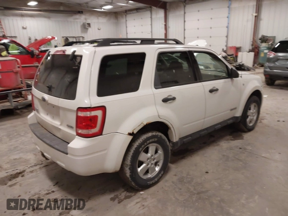 2008 Ford Escape XLT with VIN 1FMCU93128KA82058, listed as a IAAI auction lot 42005473 with 199,016 mi miles. Bid and sale history available at carsss.com. Image 4.