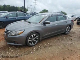 2017 Nissan Altima 2.5 S with VIN 1N4AL3AP2HC131391, listed as a Copart auction lot 52106425 with 192,827 mi miles and Salvage Title. Bid and sale history available at carsss.com. Image 1.