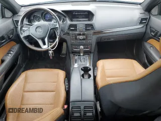 2013 Mercedes-Benz E 350 z VIN WDDKJ5KB5DF196091, wystawiony jako Copart lot #54760045 z przebiegiem 93 941 mil mil oraz Szkoda całkowita • Salvage title. Historia ofert i sprzedaży dostępna na DreamBid. Obrazek 8.