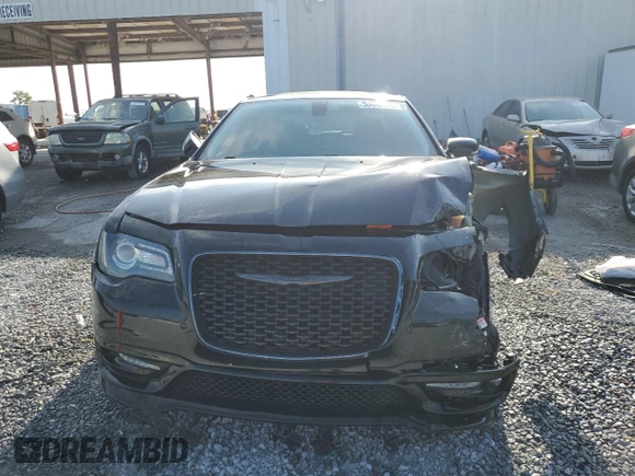 2022 Chrysler 300 Touring L with VIN 2C3CCADG9NH139553, listed as a Copart auction lot 50642475 with 55,895 mi miles and Salvage Title. Bid and sale history available at DreamBid. Image 5.