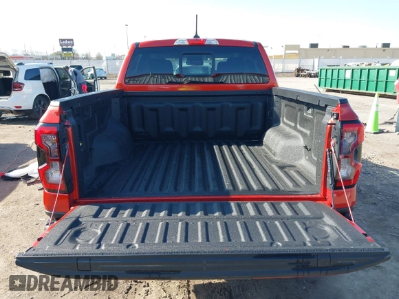 2024 Ford Ranger XLT z VIN 1FTER4HH8RLE62816, wystawiony jako IAAI lot #41961450 z przebiegiem 6 399 mil mil oraz . Historia ofert i sprzedaży dostępna na DreamBid. Obrazek 16.