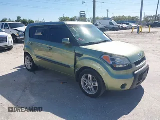 2011 Kia Soul + with VIN KNDJT2A21B7256665, listed as a IAAI auction lot 41741905 with 56,312 mi miles. Bid and sale history available at carsss.com. Image 1.
