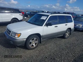 1999 Subaru Forester S with VIN JF1SF6554XH729909, listed as a IAAI auction lot 41722160 with 175,850 mi miles. Bid and sale history available at carsss.com. Image 2.