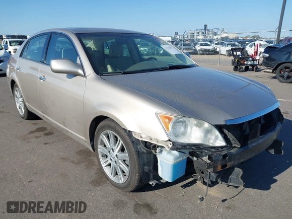 2008 Toyota Avalon XL z VIN 4T1BK36B48U256087, wystawiony jako IAAI lot #42186677 z przebiegiem 191 974 mil mil oraz . Historia ofert i sprzedaży dostępna na DreamBid. Obrazek 1.