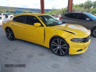 2017 Dodge Charger SXT with VIN 2C3CDXHG0HH572113, listed as a IAAI auction lot 39461270 with 152,148 mi miles and . Bid and sale history available at carsss.com. Image 1.