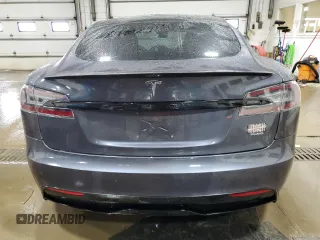 2022 Tesla Model S Plaid z VIN 5YJSA1E64NF460280, wystawiony jako Copart lot #60063745 z przebiegiem 42 387 mil mil oraz Szkoda całkowita • Salvage title. Historia ofert i sprzedaży dostępna na DreamBid. Obrazek 6.