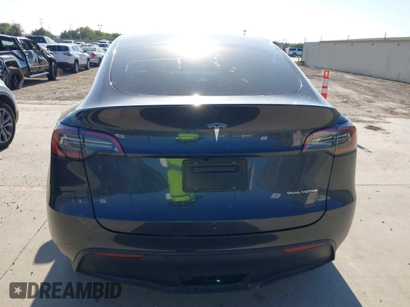 2024 Tesla Model Y Long Range with VIN 7SAYGDEE3RA321734, listed as a IAAI auction lot 40825378 with 4,440 mi miles and . Bid and sale history available at DreamBid. Image 16.