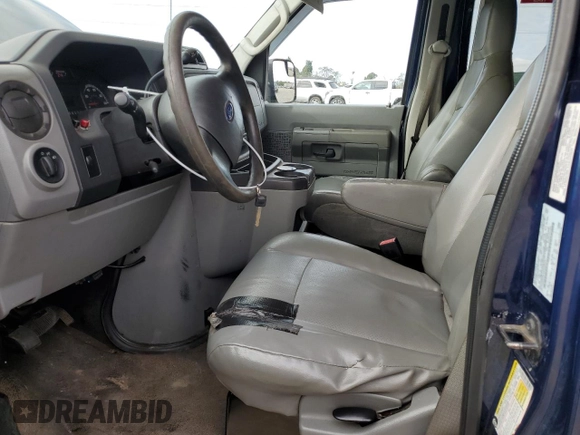 2010 Ford Econoline Passenger XL z VIN 1FBSS3BL5ADA95049, wystawiony jako Copart lot #81234424 z przebiegiem 123 435 mil mil oraz Szkoda całkowita • Salvage title. Historia ofert i sprzedaży dostępna na DreamBid. Obrazek 7.