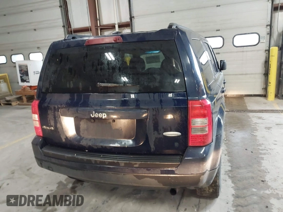 2014 Jeep Patriot Latitude z VIN 1C4NJRFB0ED730765, wystawiony jako IAAI lot #42309571 z przebiegiem 218 577 mil mil oraz . Historia ofert i sprzedaży dostępna na DreamBid. Obrazek 16.