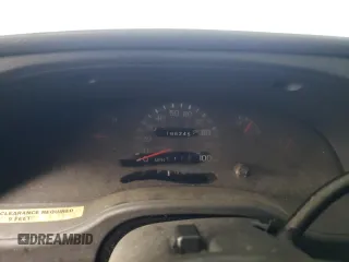 2003 Ford Econoline Passenger XL с VIN 1FBSS31L03HA96493, выставлен на аукционе Copart как лот 43443355 с пробегом 196 245 миль миль и Списание • Salvage title. История ставок и продаж доступна на DreamBid. Изображение 9.