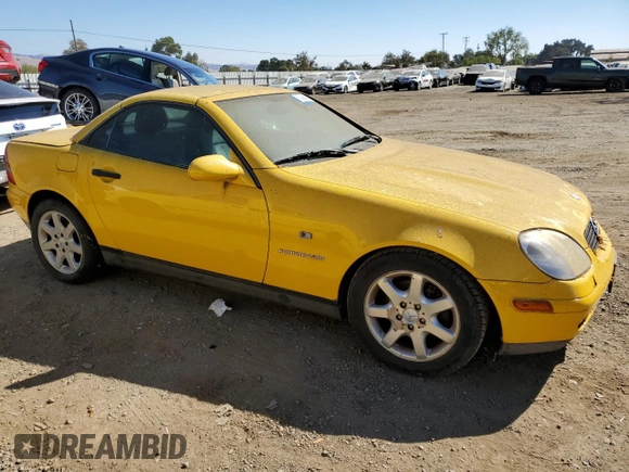 2000 Mercedes-Benz SLK 230 Kompressor с VIN WDBKK47F4YF159499, выставлен на аукционе Copart как лот 76205924 с пробегом 182 878 миль миль и Чистый • Clean title. История ставок и продаж доступна на DreamBid. Изображение 4.