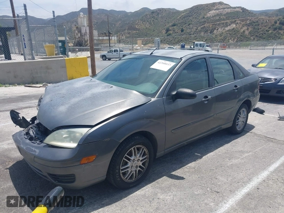 2007 Ford Focus S z VIN 1FAFP34N17W123378, wystawiony jako IAAI lot #42208033 z przebiegiem 183 803 mil mil oraz . Historia ofert i sprzedaży dostępna na DreamBid. Obrazek 18.