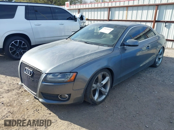 2012 Audi A5 Premium Plus z VIN WAULFAFR3CA026756, wystawiony jako IAAI lot #41824538 z przebiegiem 60 304 mil mil oraz . Historia ofert i sprzedaży dostępna na DreamBid. Obrazek 2.