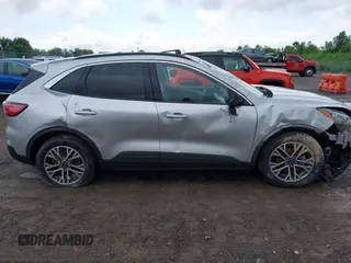 2020 Ford Escape SEL z VIN 1FMCU0H61LUA94358, wystawiony jako IAAI lot #42446406 z przebiegiem 38 803 mil mil oraz . Historia ofert i sprzedaży dostępna na DreamBid. Obrazek 13.
