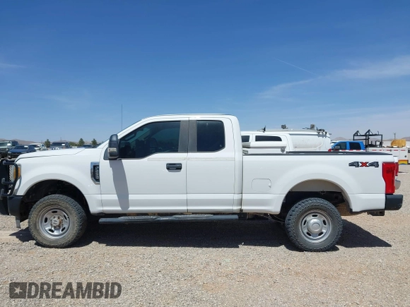2017 Ford F-250 XLT z VIN 1FT7X2B67HEB14146, wystawiony jako IAAI lot #42256811 z przebiegiem 121 617 mil mil oraz . Historia ofert i sprzedaży dostępna na DreamBid. Obrazek 14.