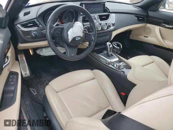 2016 BMW Z4 sDrive35i z VIN WBALM7C52G5B60024, wystawiony jako Copart lot #49235955 z przebiegiem 16 673 mil mil oraz Szkoda całkowita • Salvage title. Historia ofert i sprzedaży dostępna na DreamBid. Obrazek 8.